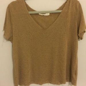 ✰URBAN OUTFITTERS DISTRESSED TEE ✰